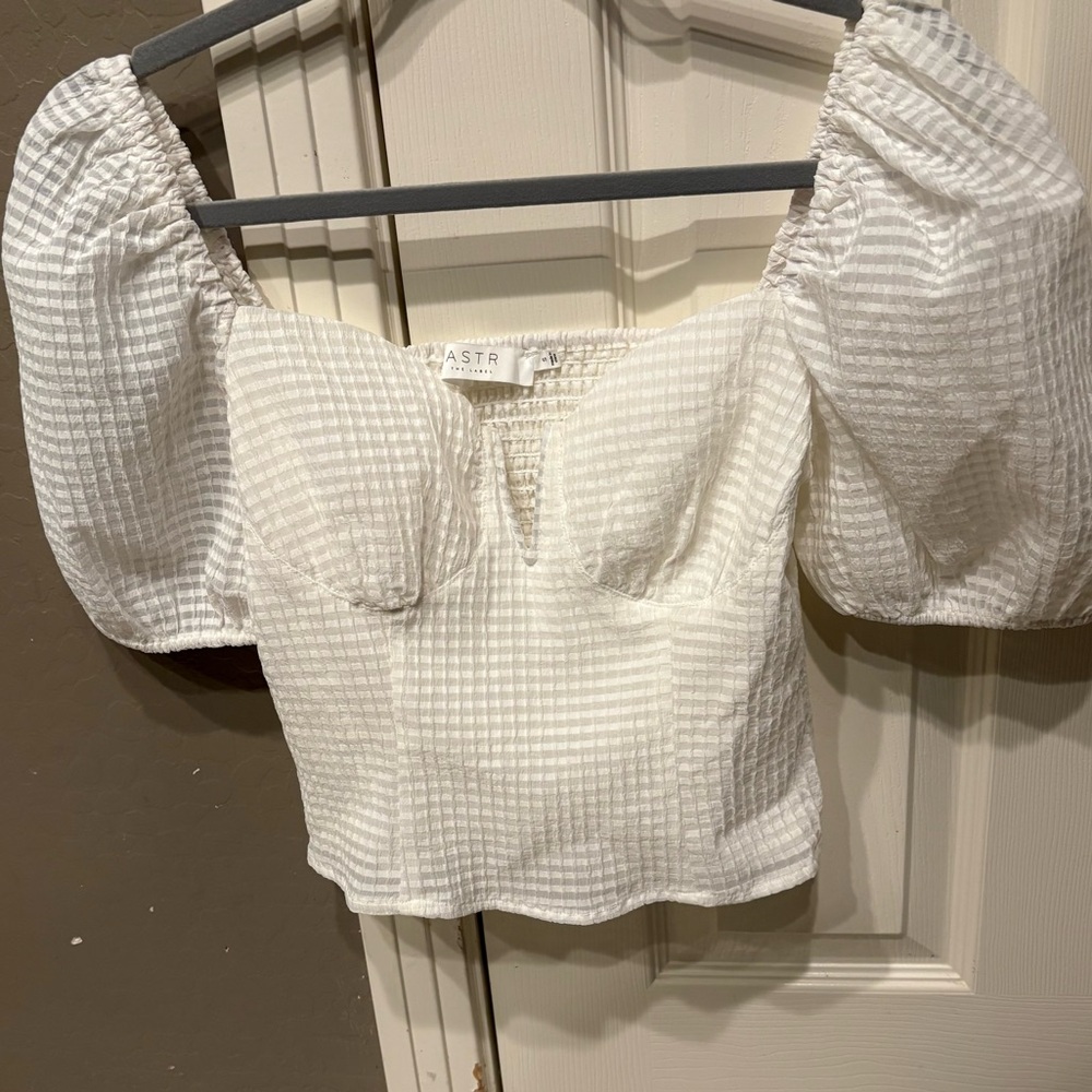 ASTR White Puff Sleeve Blouse Size Small Smocked Off Shoulder Crop Top Classic